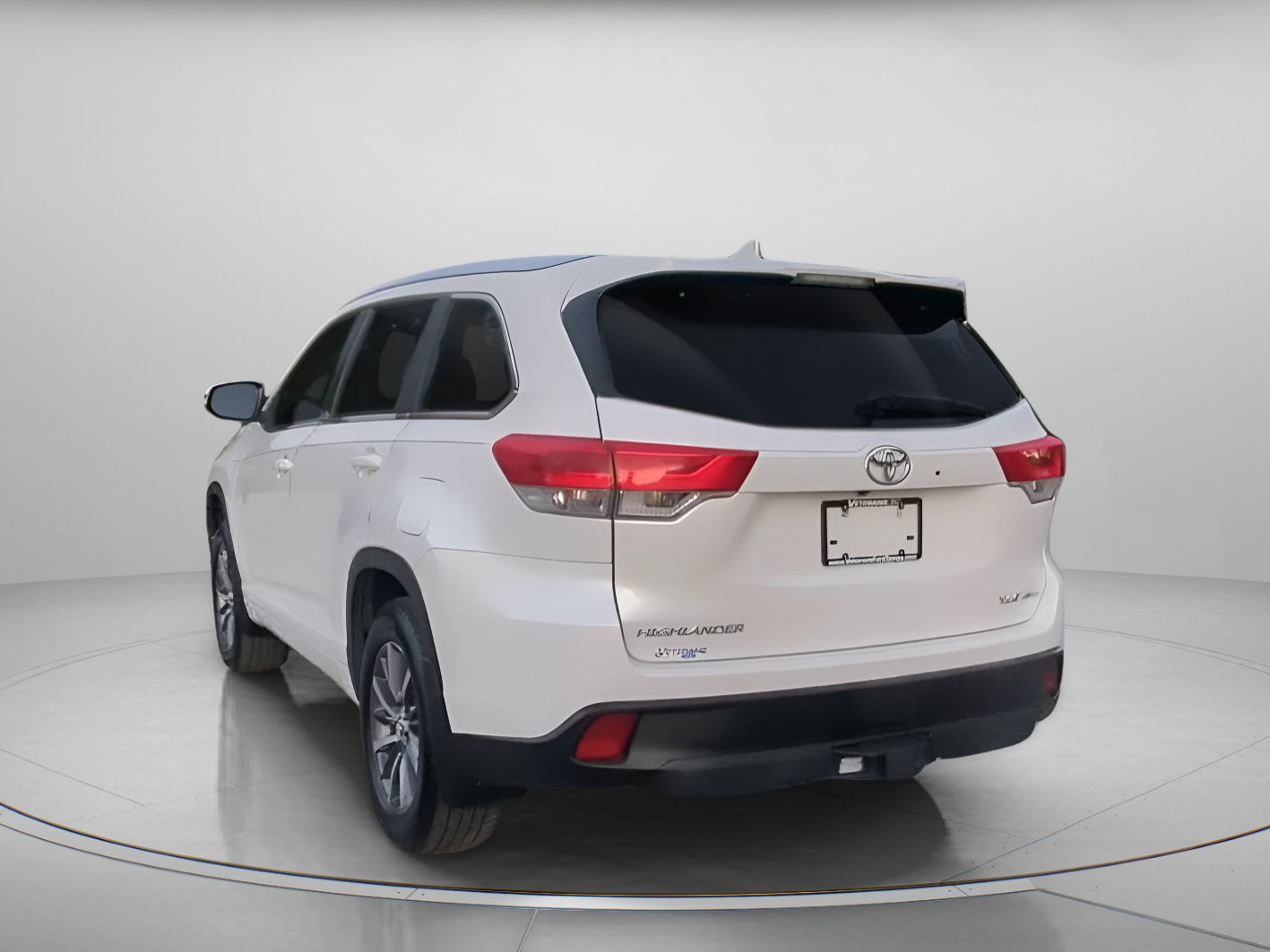 Used 2017 Toyota Highlander XLE AWD/4WD image 22