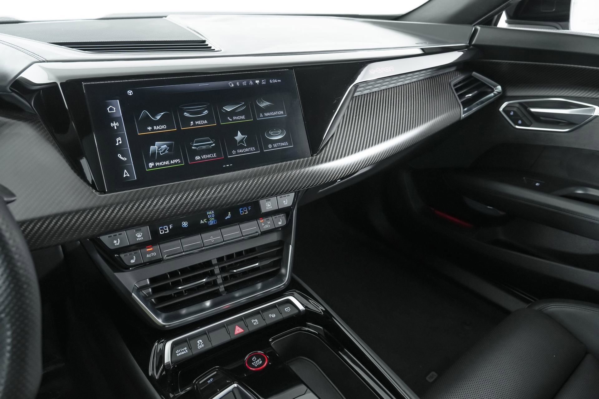 Used 2022 Audi e-tron GT Prestige image 25