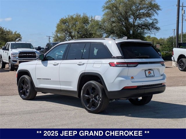 New 2025 Jeep Grand Cherokee Limited w/ Black Appearance Package image 7
