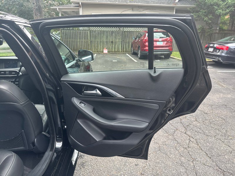 Used 2018 INFINITI QX30 FWD image 14