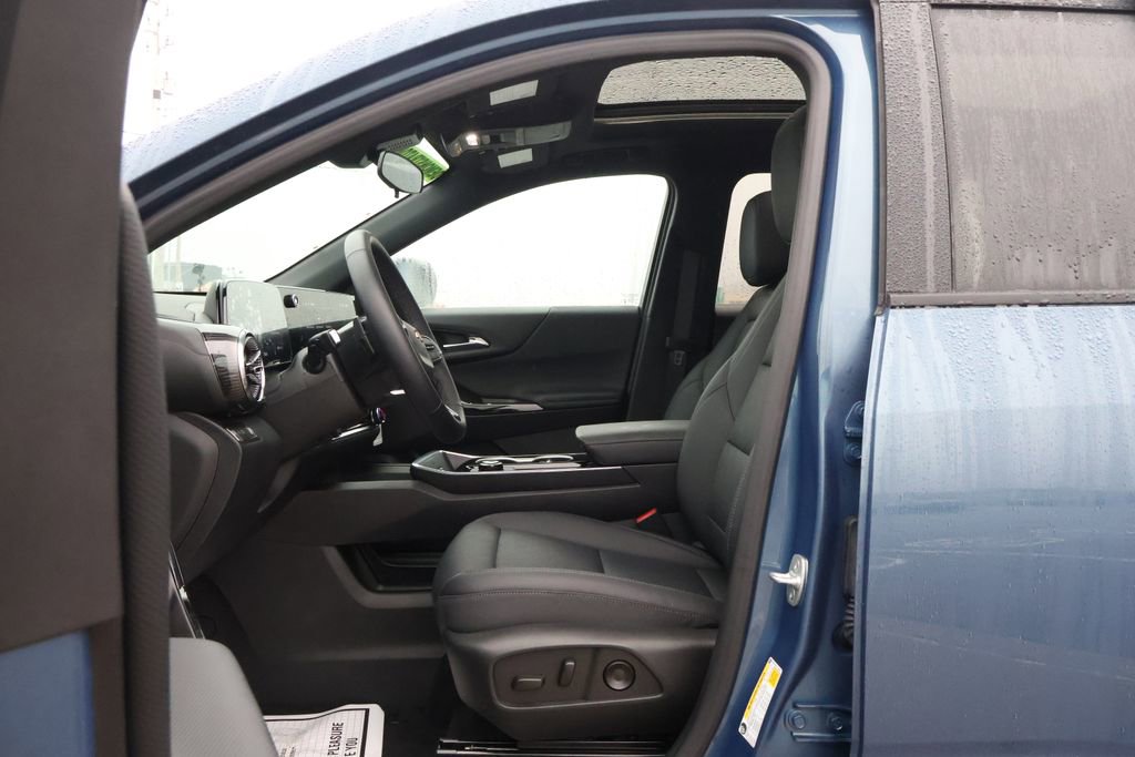 New 2026 Chevrolet Equinox LT w/ Convenience Package II image 14