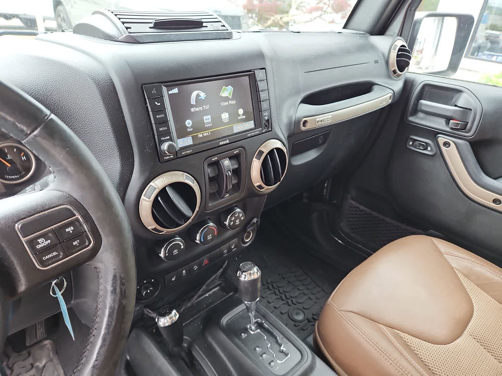 Used 2016 Jeep Wrangler Unlimited Sahara AWD/4WD image 10