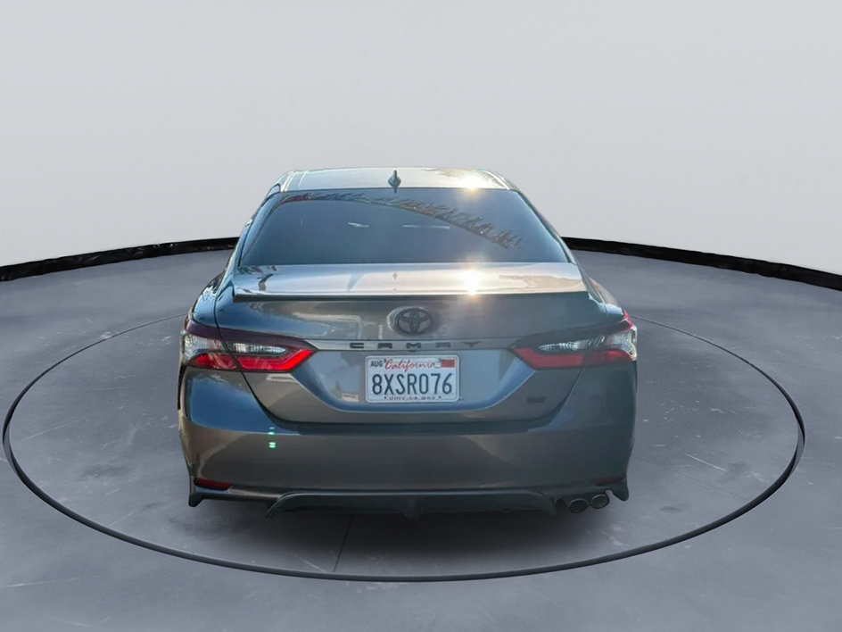Used 2021 Toyota Camry SE w/ Blackout Package (TMS) FWD image 4