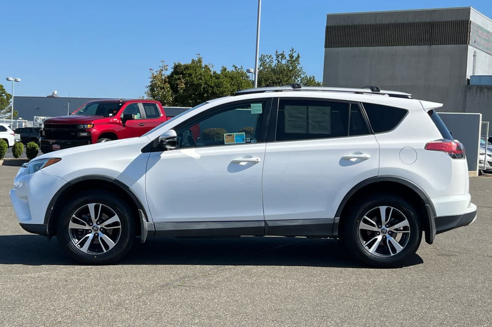 Certified 2016 Toyota RAV4 XLE AWD/4WD image 9