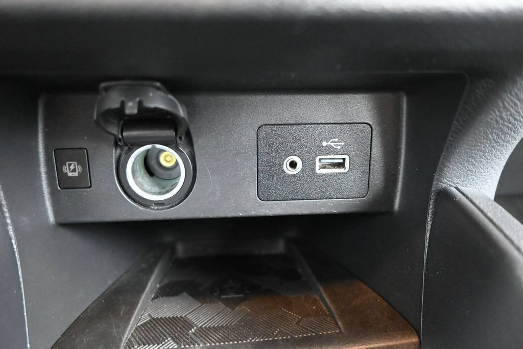 Used 2024 Nissan Versa SV FWD image 21