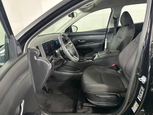 Certified 2025 Hyundai Tucson SE image 11