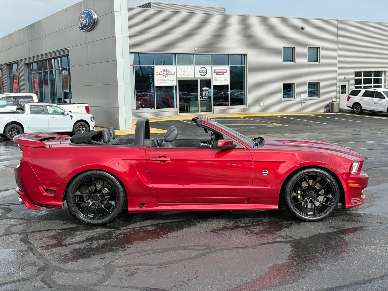 Used 2011 Ford Mustang GT Premium w/ Electronics Pkg RWD image 3