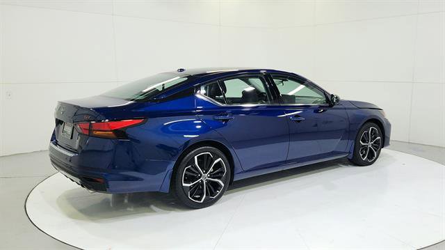 Certified 2023 Nissan Altima 2.5 SR w/ SR Premium Package image 8