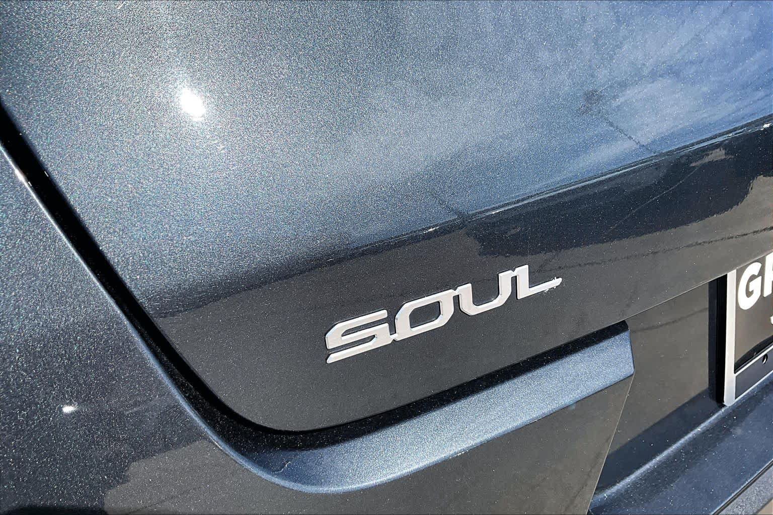 Used 2023 Kia Soul LX FWD image 30