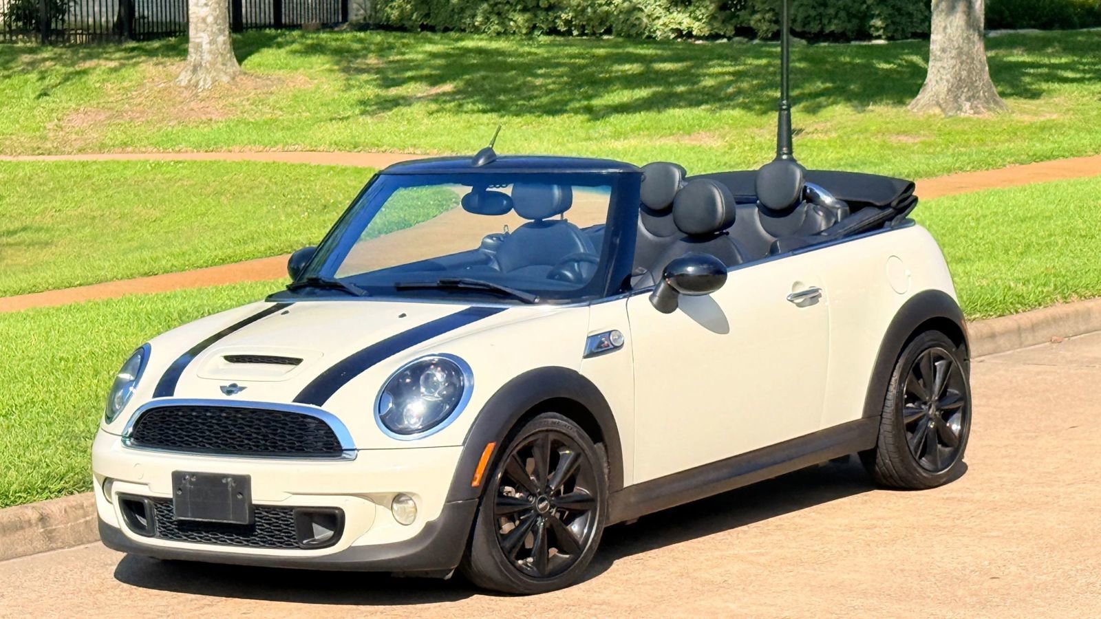 Used 2013 MINI Cooper S FWD image 2