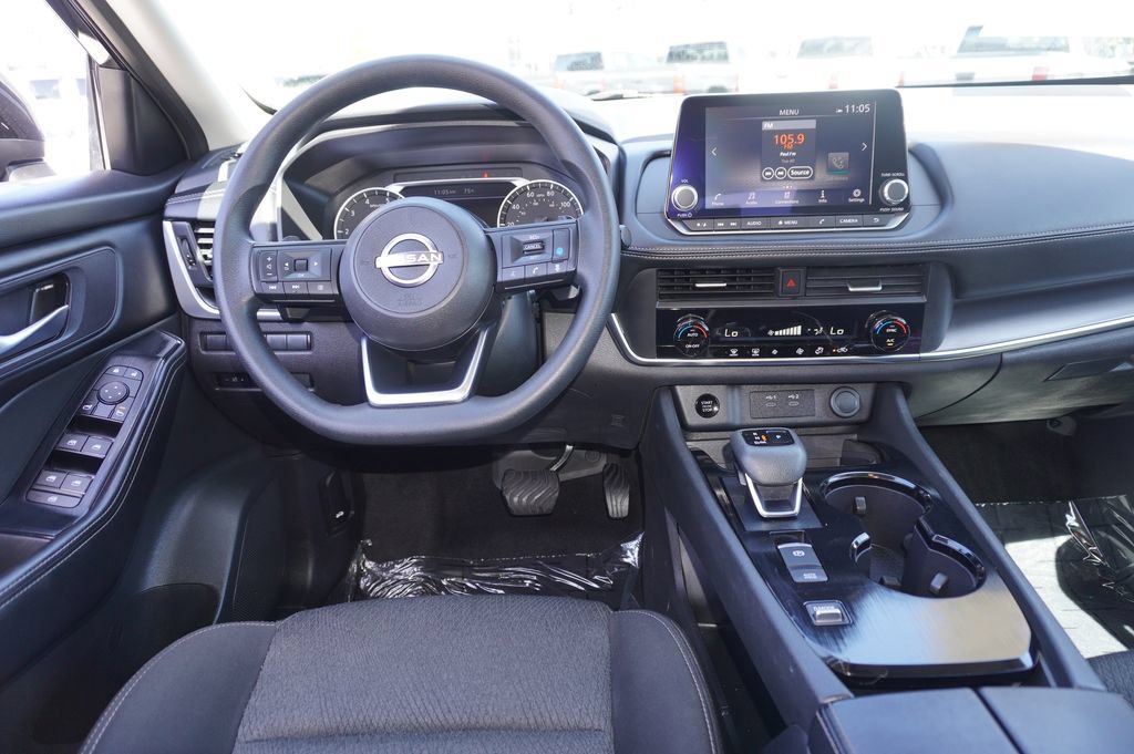 Used 2024 Nissan Rogue SV FWD image 12
