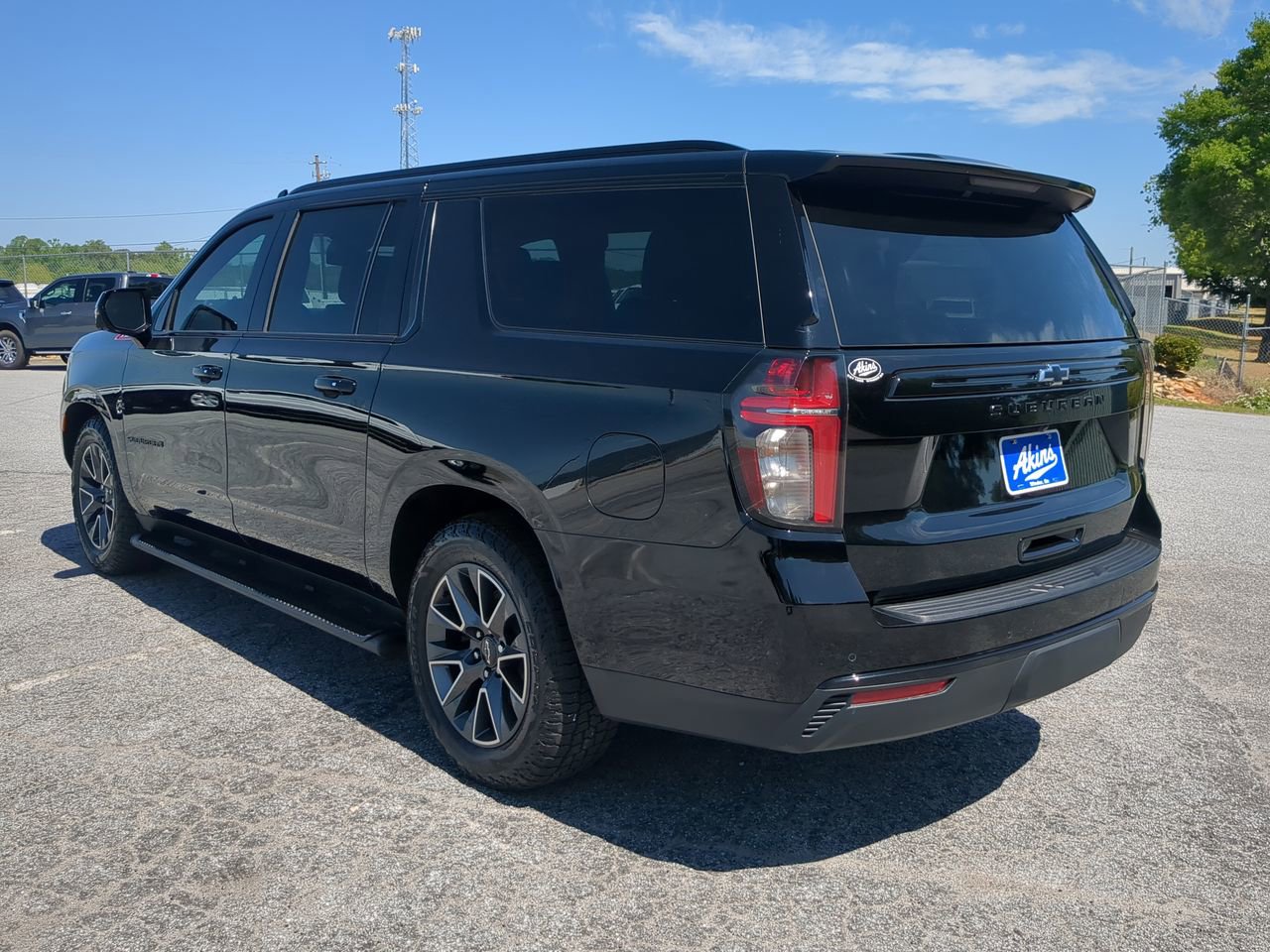 Used 2024 Chevrolet Suburban Z71 w/ Z71 Off-Road Package AWD/4WD image 5