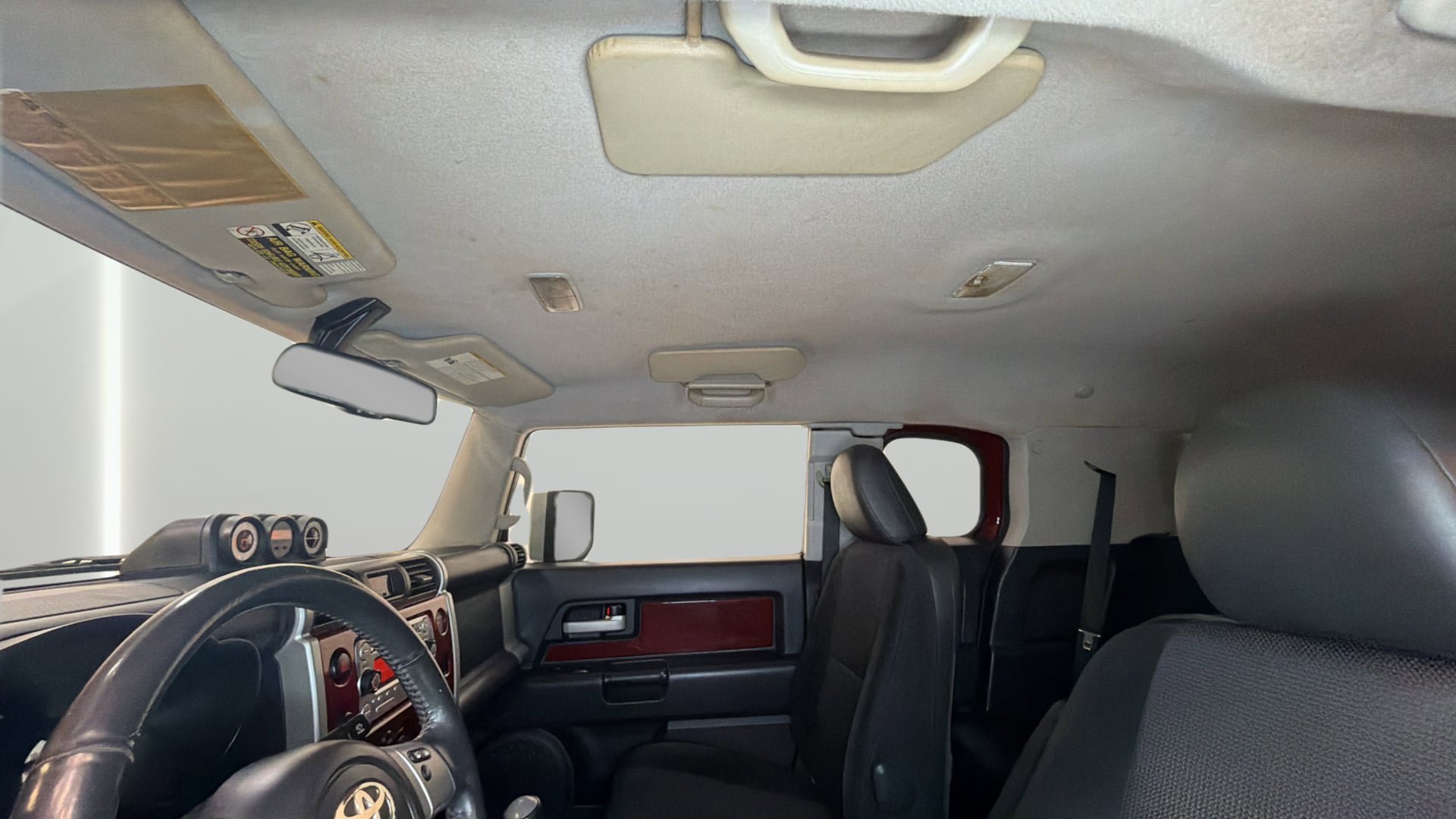 Used 2011 Toyota FJ Cruiser 2WD w/ Upgrade Pkg image 30