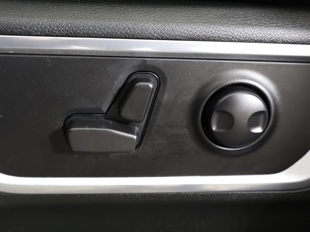 Used 2023 RAM 1500 Laramie AWD/4WD image 33