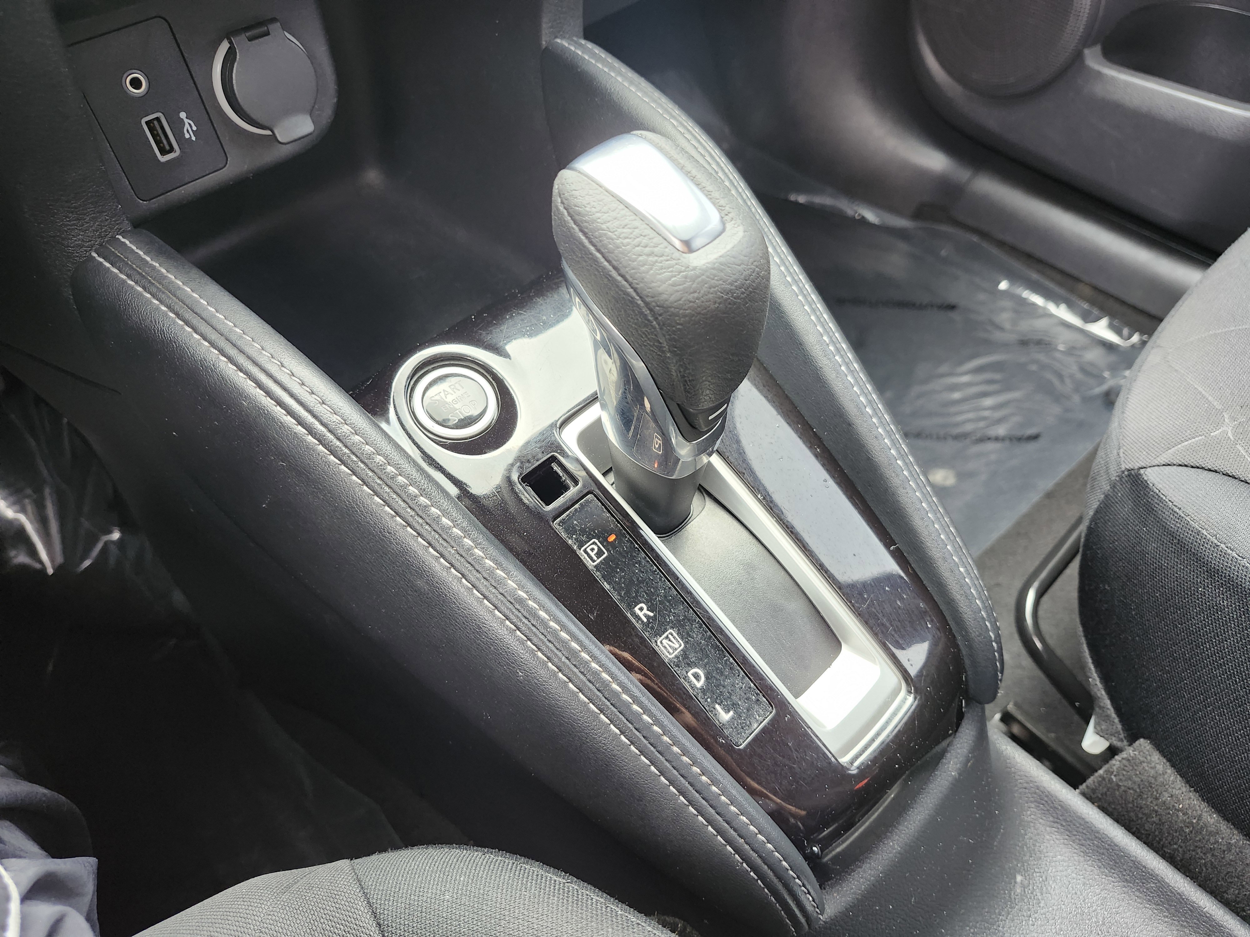 Used 2020 Nissan Kicks SV FWD image 29