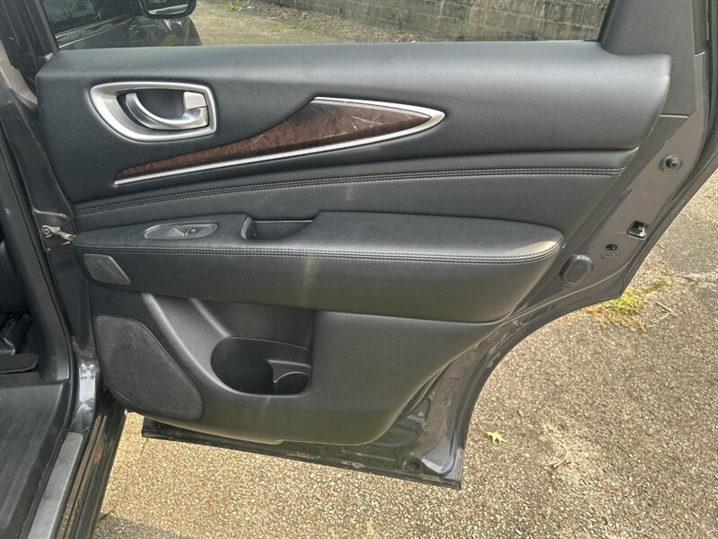 Used 2013 INFINITI JX35 AWD w/ Premium Pkg image 32