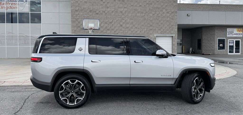 Used 2024 Rivian R1S Adventure AWD/4WD image 5