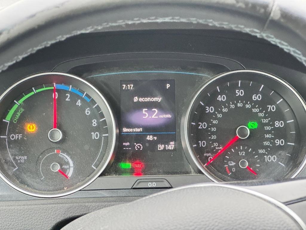 Used 2019 Volkswagen e-Golf SE w/ Driver Assistance Package FWD image 21