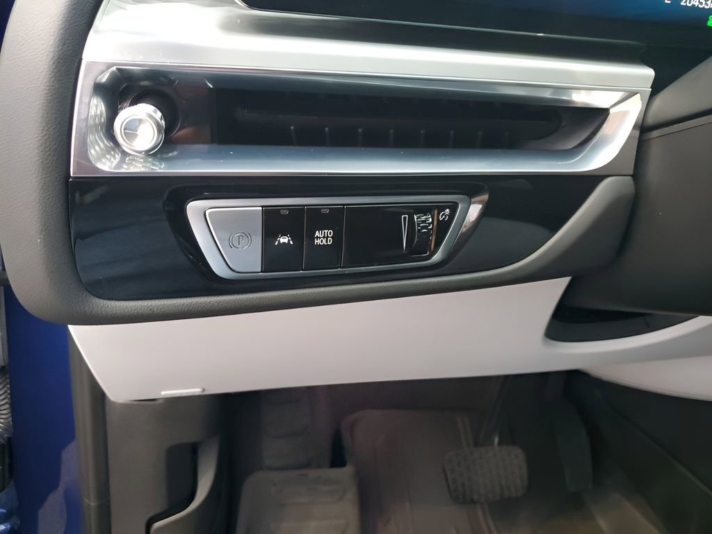 Certified 2024 Cadillac Lyriq Luxury image 32