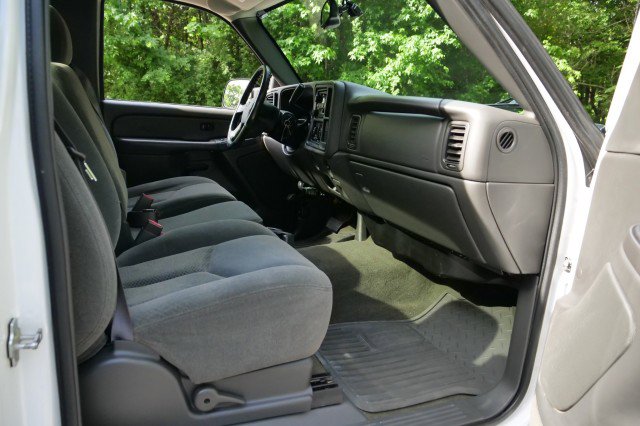 Used 2004 Chevrolet Silverado 2500 LS RWD image 23