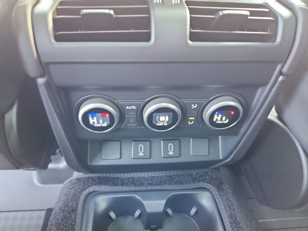 New 2026 Land Rover Defender 130 X-Dynamic SE AWD/4WD image 24