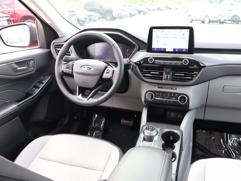 Used 2025 Ford Escape Active w/ Cold Weather Package FWD image 13
