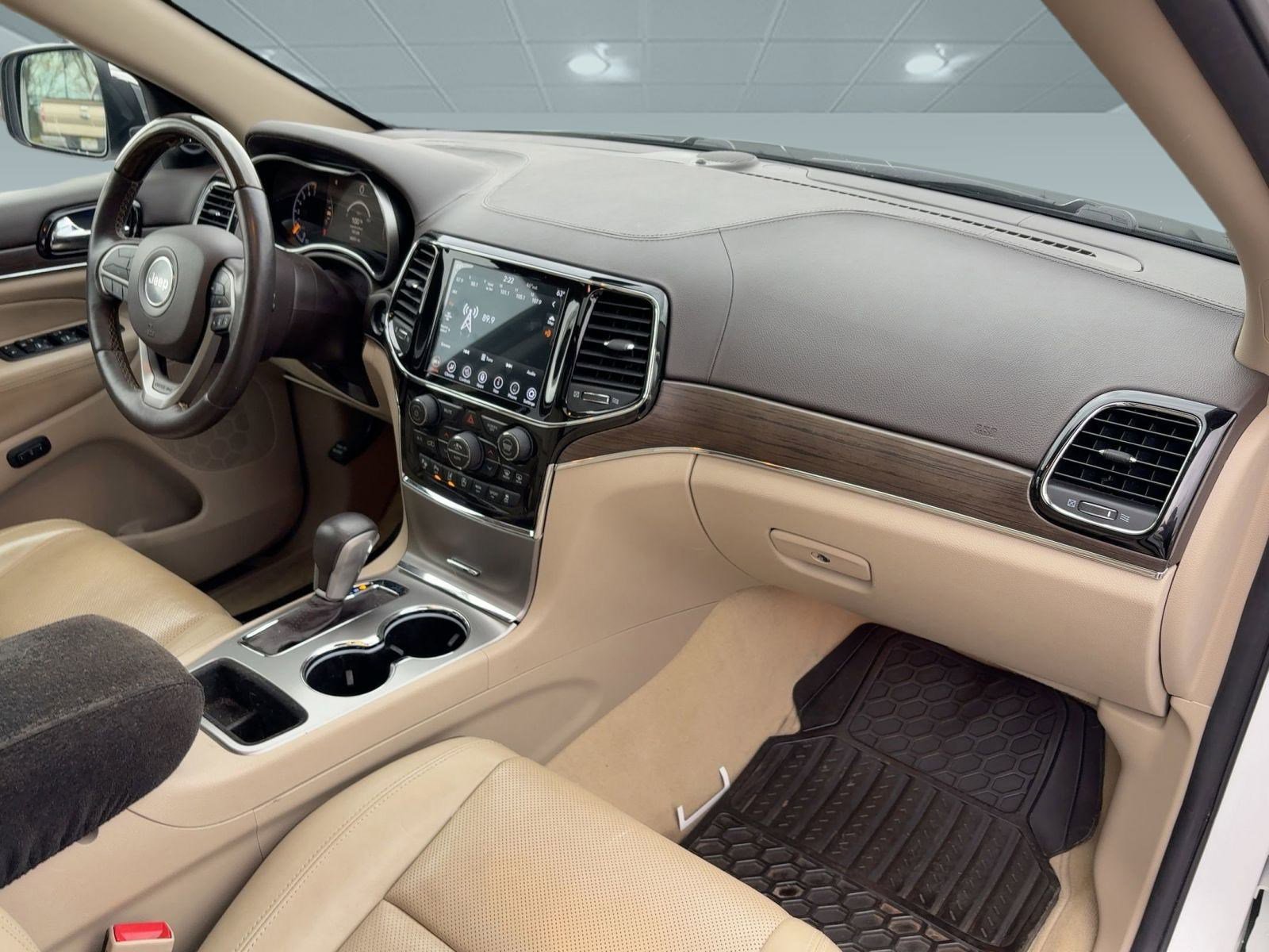 Used 2021 Jeep Grand Cherokee Overland w/ Trailer Tow Group IV image 30