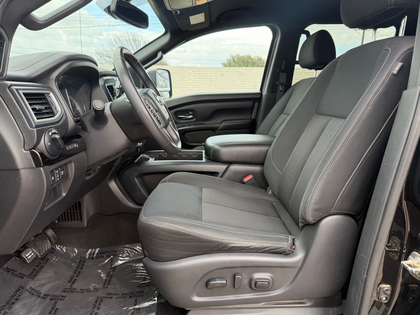 Used 2018 Nissan Titan SV w/ SV Convenience Package AWD/4WD image 19