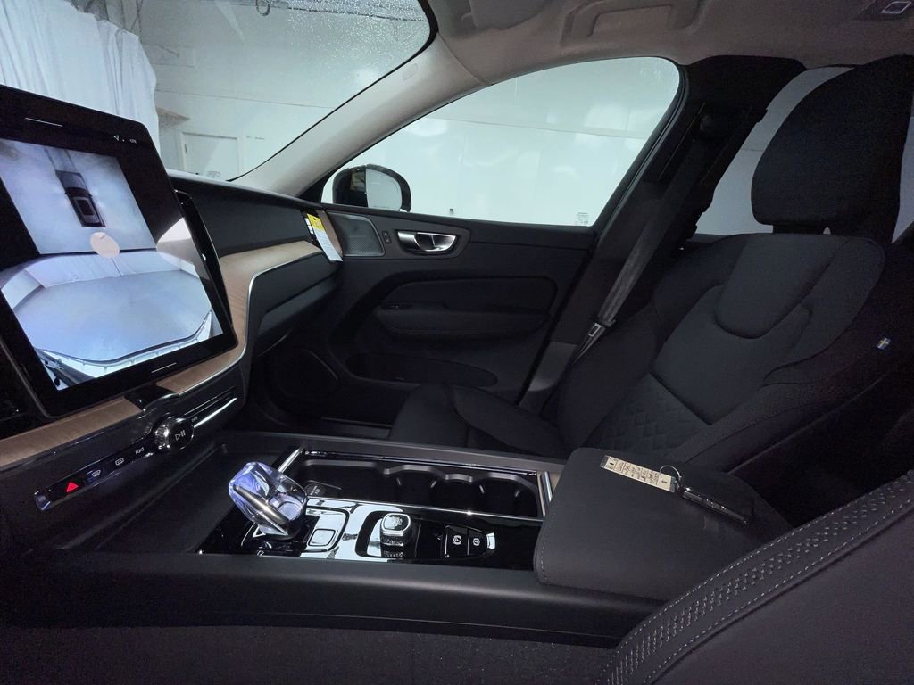 New 2026 Volvo XC60 B5 Plus w/ Protection Package Premier image 4