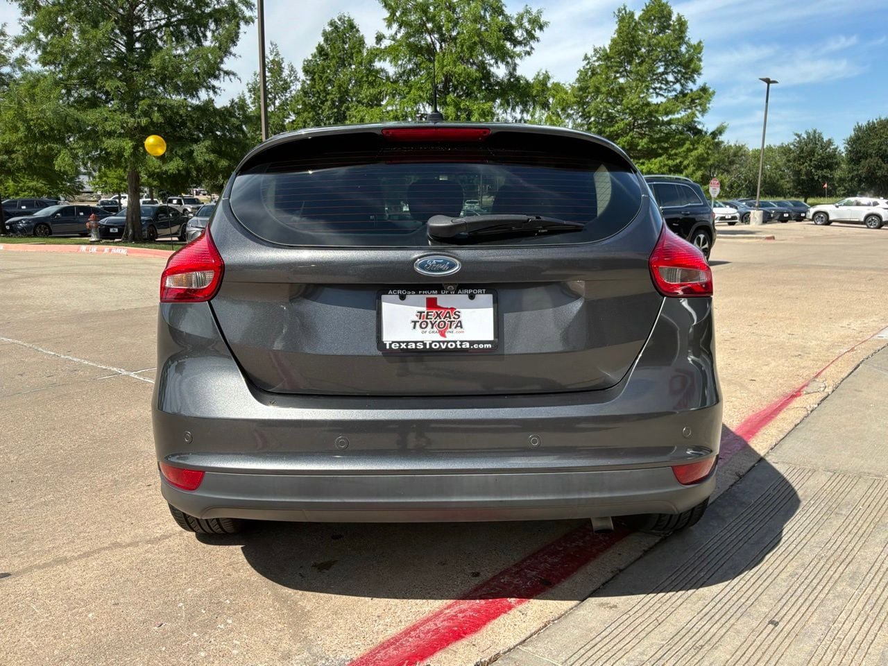 Used 2016 Ford Focus Titanium FWD image 7