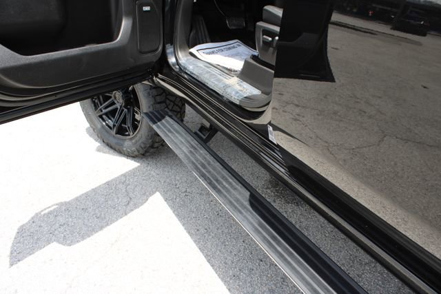 Used 2022 GMC Sierra 2500 Denali w/ Denali Black Diamond Edition image 19