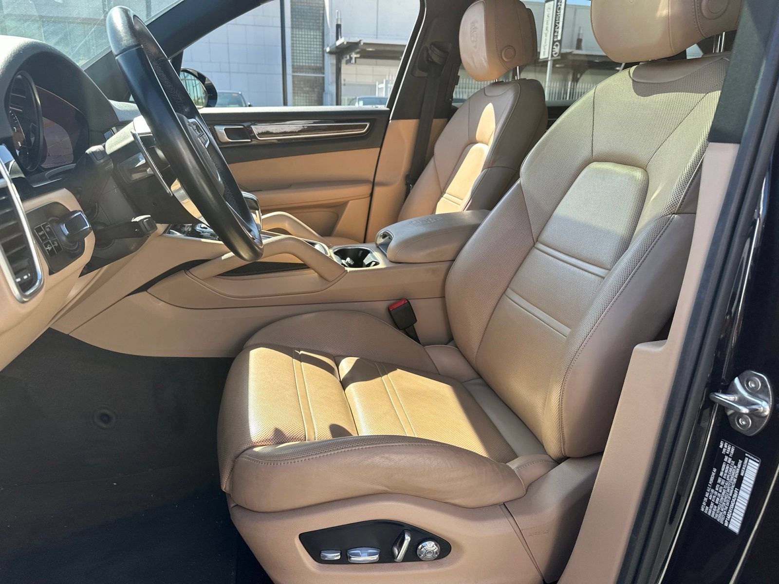 Used 2021 Porsche Cayenne S AWD/4WD image 22