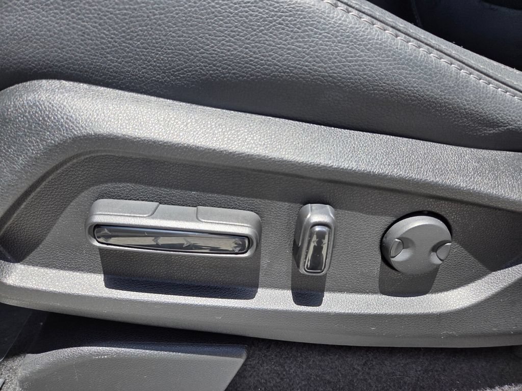 Certified 2025 Honda Pilot EX-L image 10