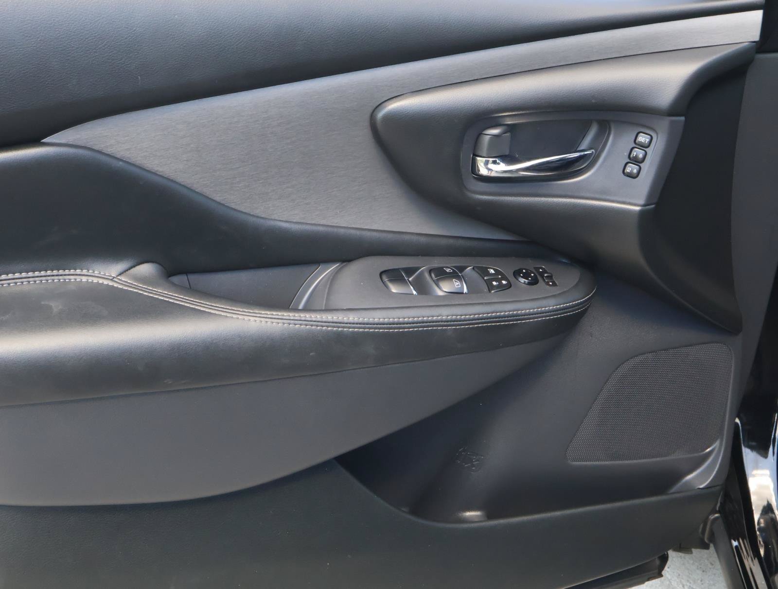 Used 2024 Nissan Murano SL FWD image 16