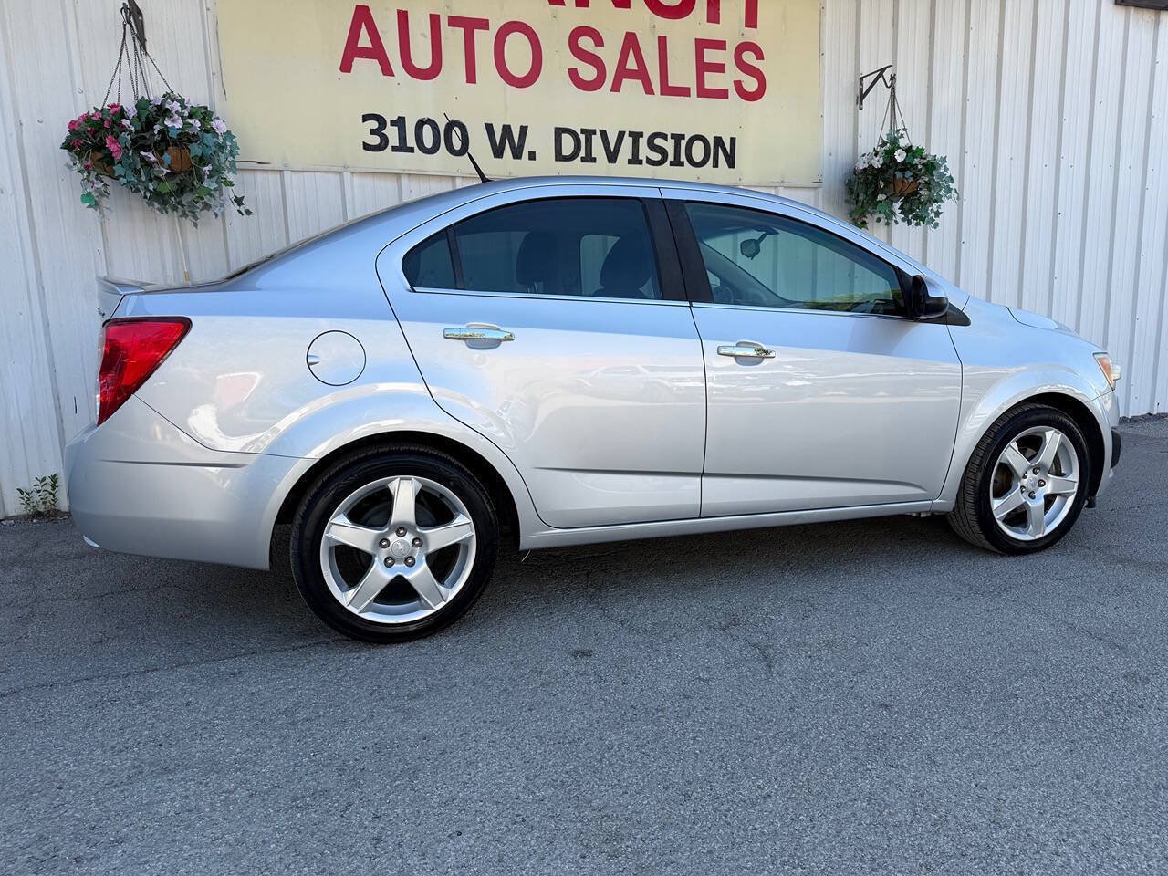 Used 2014 Chevrolet Sonic LTZ FWD image 3