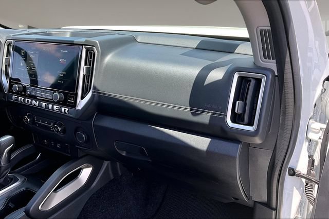Used 2025 Nissan Frontier SV RWD image 24