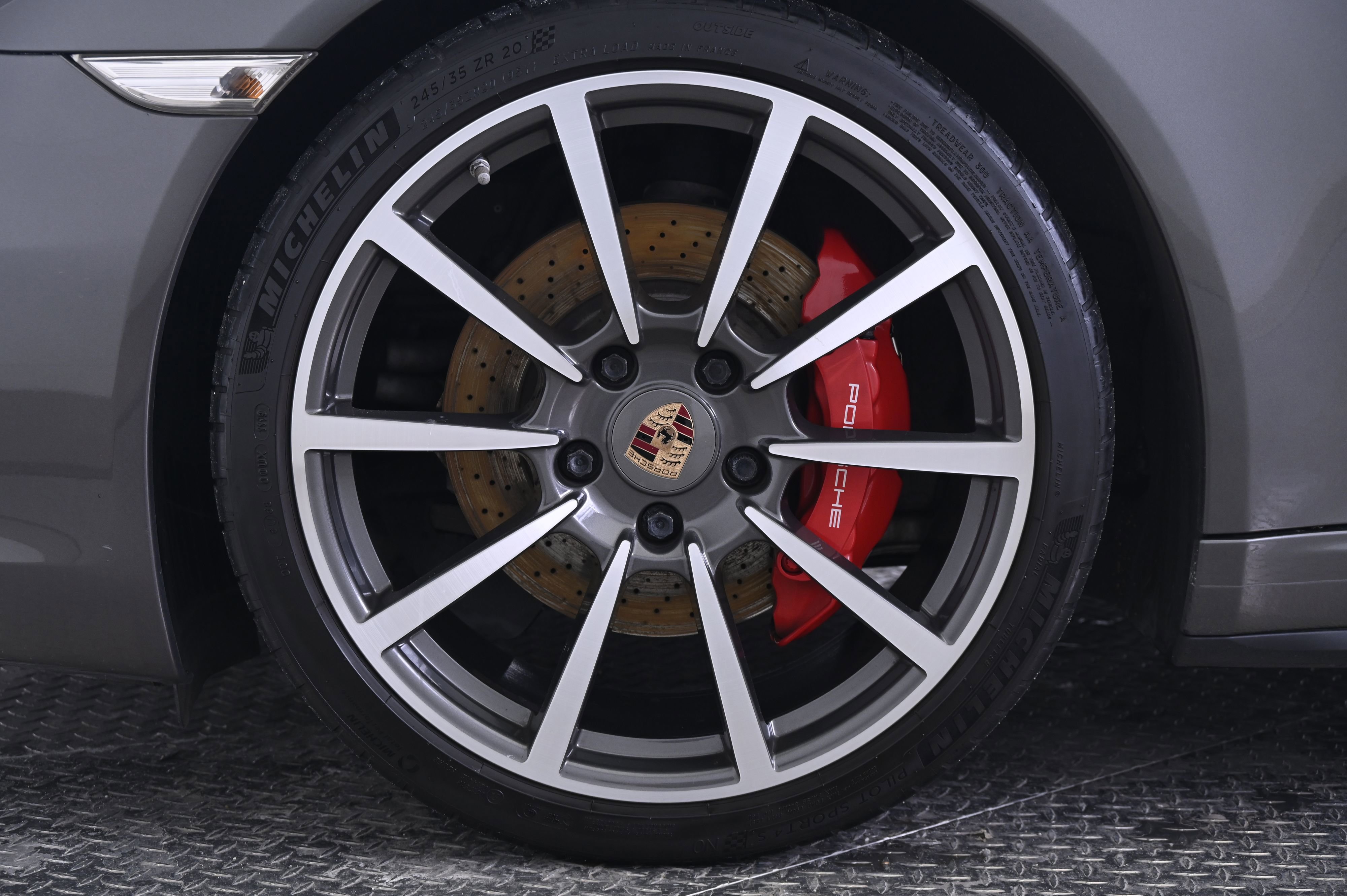 Used 2014 Porsche 911 Carrera 4S image 14