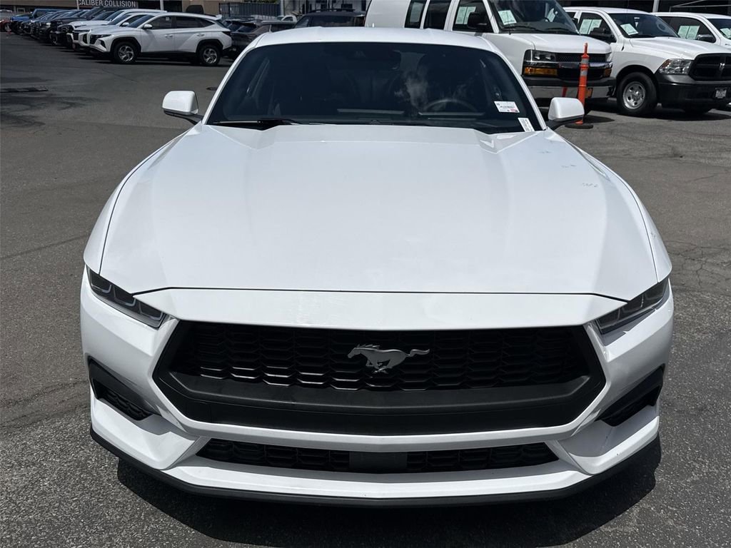 Used 2025 Ford Mustang Coupe RWD image 8