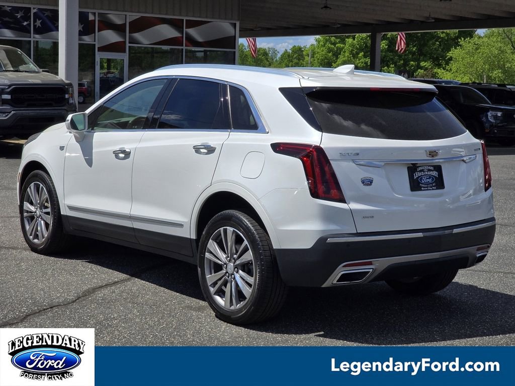 Used 2020 Cadillac XT5 Premium Luxury AWD/4WD image 2