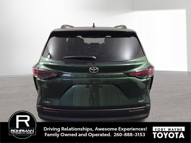 New 2026 Toyota Sienna XLE FWD image 8