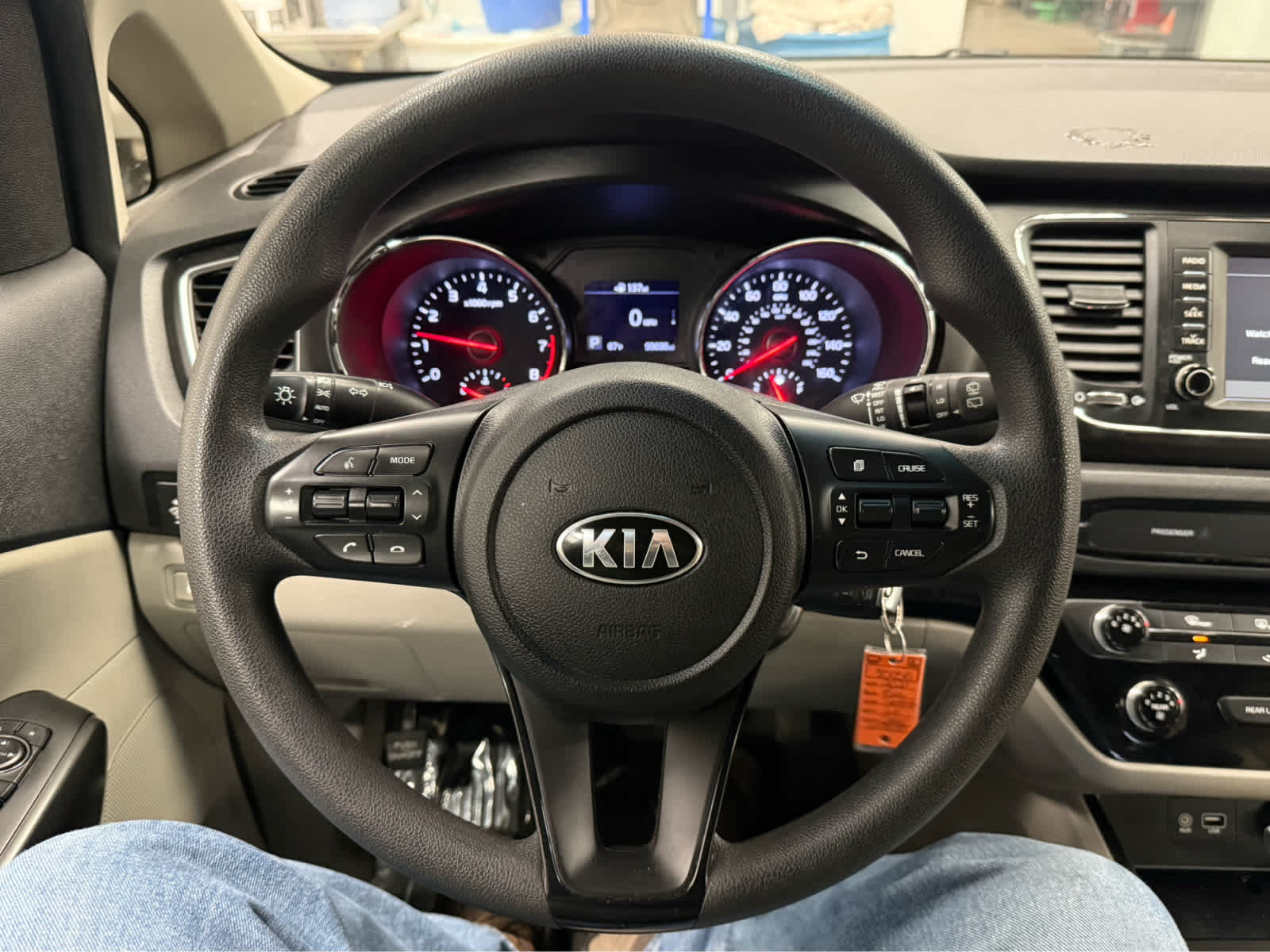 Used 2021 Kia Sedona LX FWD image 11