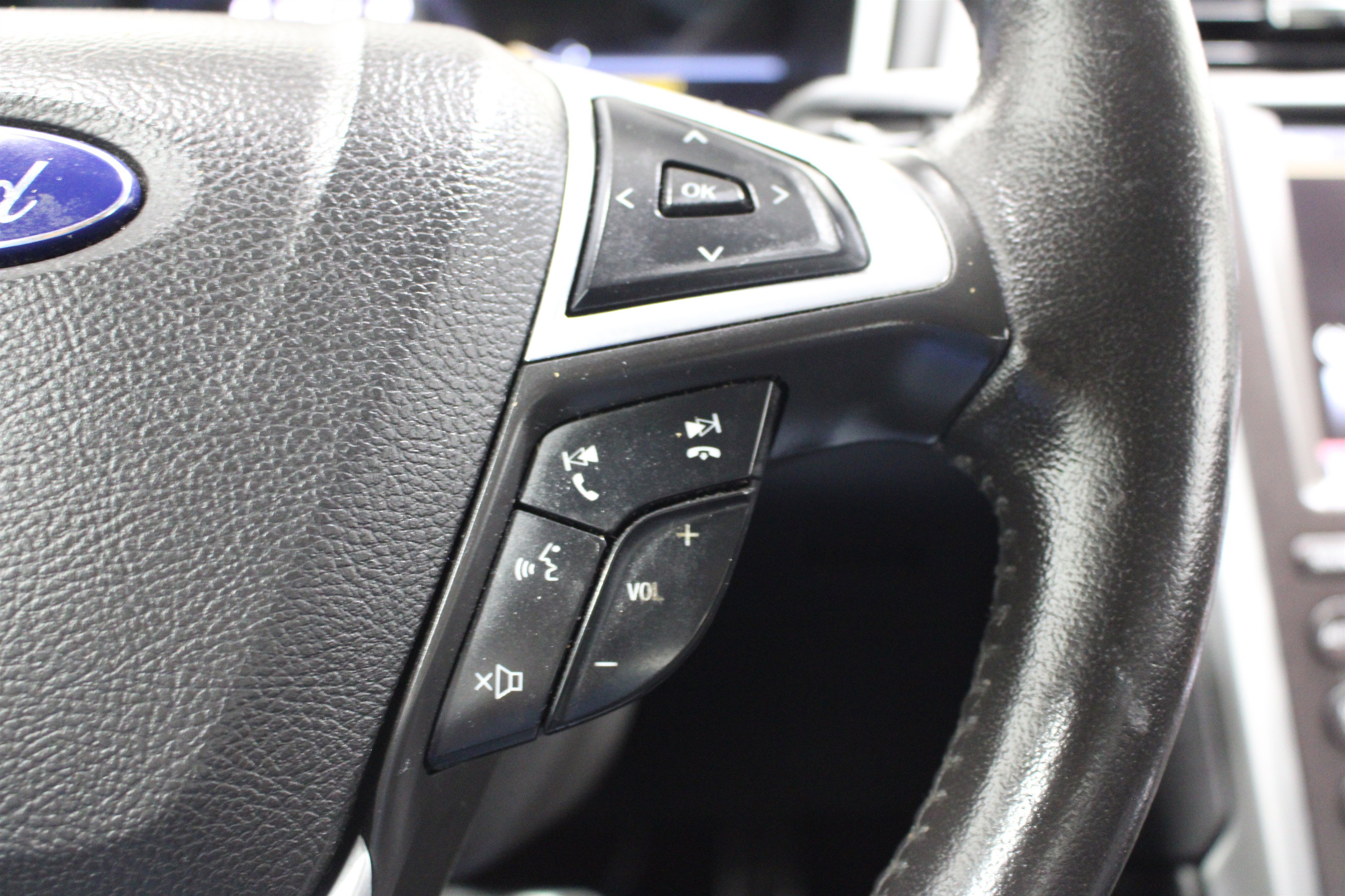 Used 2016 Ford Fusion Titanium FWD image 13