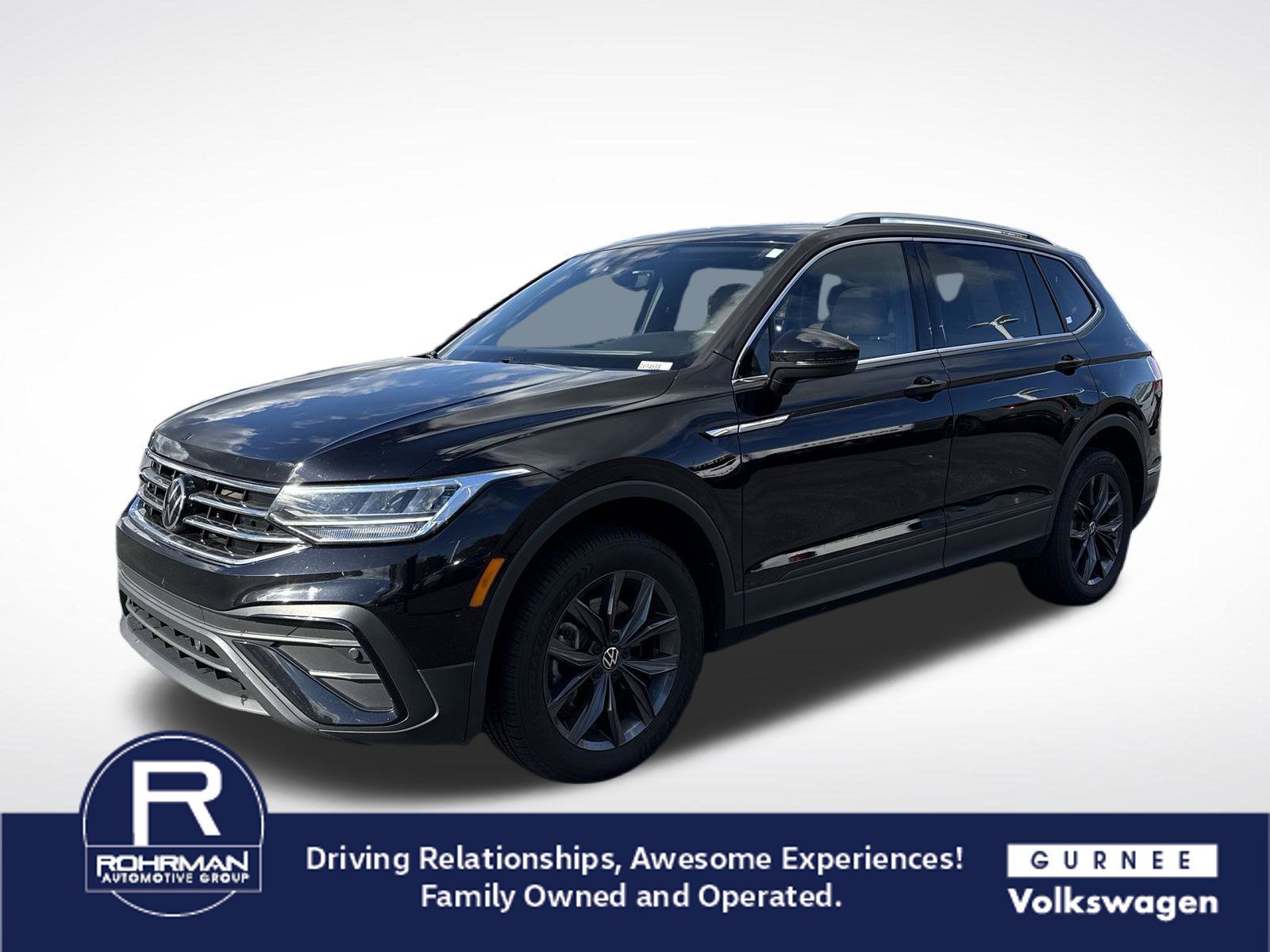 Used 2023 Volkswagen Tiguan SE w/ Panoramic Sunroof Package AWD/4WD image 5