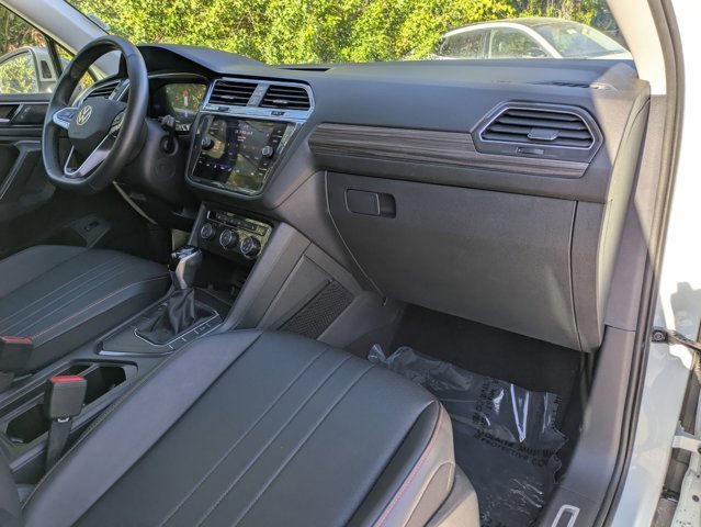 Used 2024 Volkswagen Tiguan SE image 26