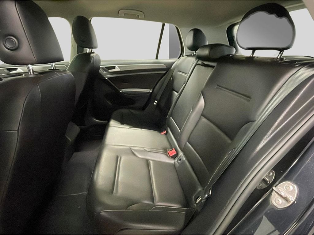 Used 2021 Volkswagen Golf 4-Door image 9