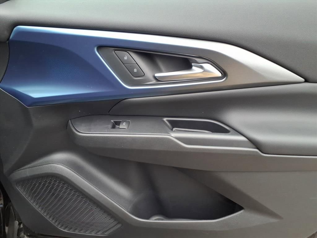 New 2026 Chevrolet Equinox EV LT image 18