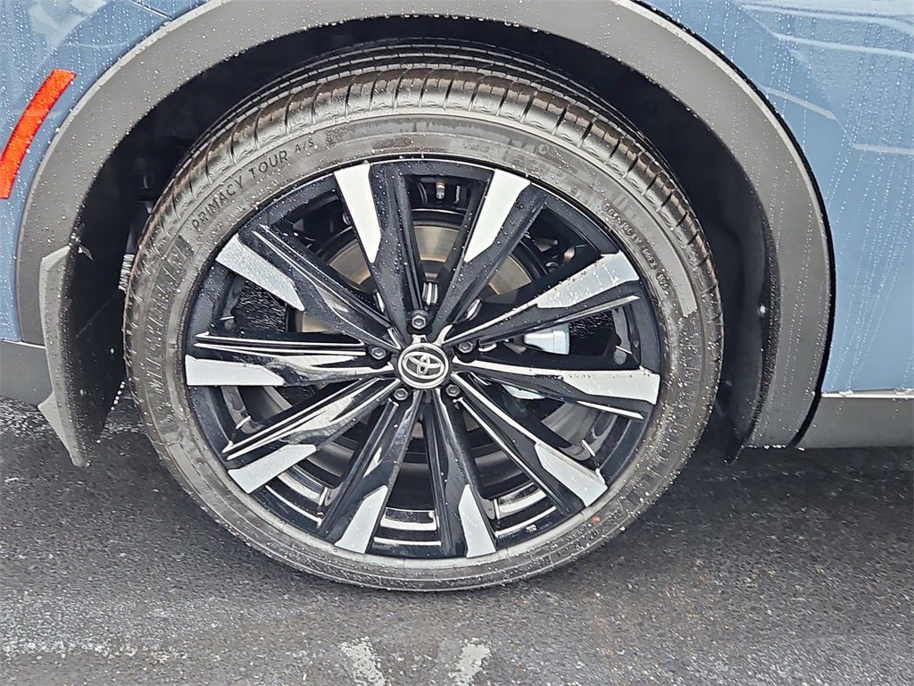 New 2026 Toyota Crown Platinum image 5