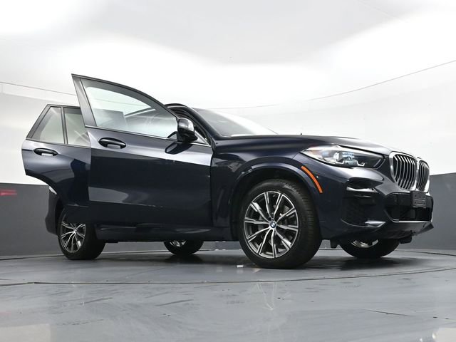 Used 2023 BMW X5 xDrive40i w/ M Sport Package image 44