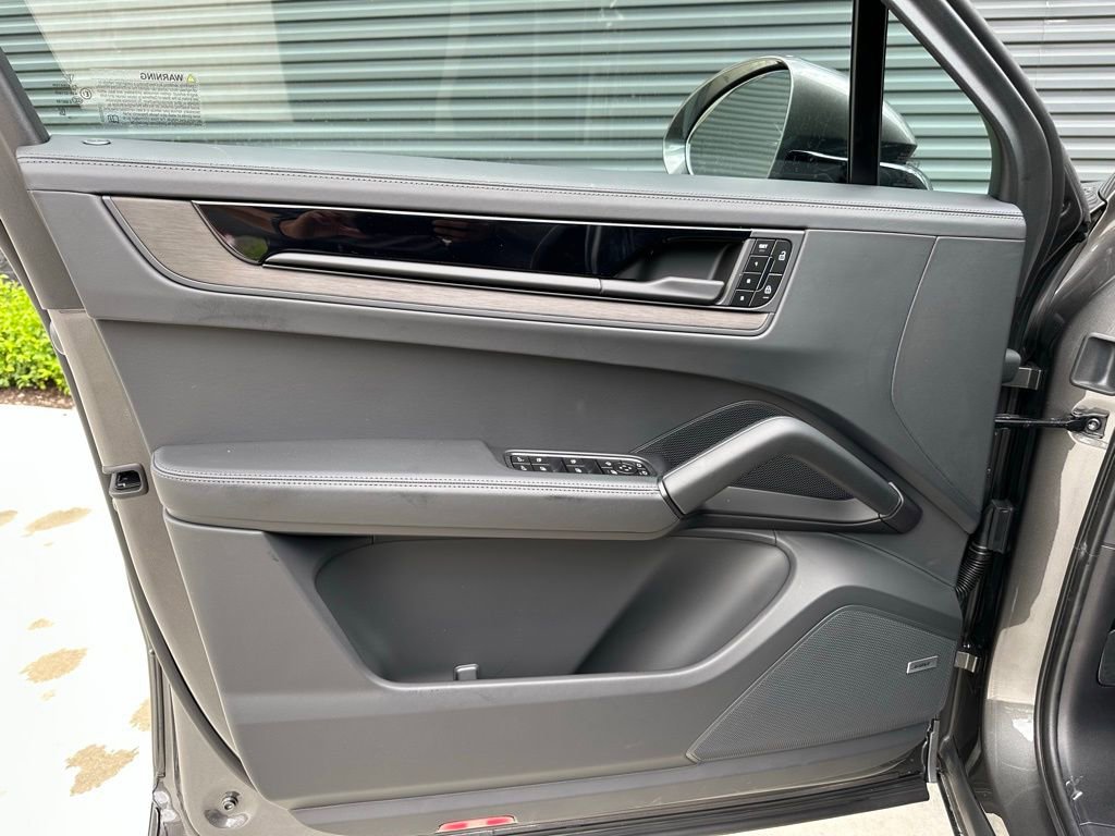 Used 2025 Porsche Cayenne GTS image 14