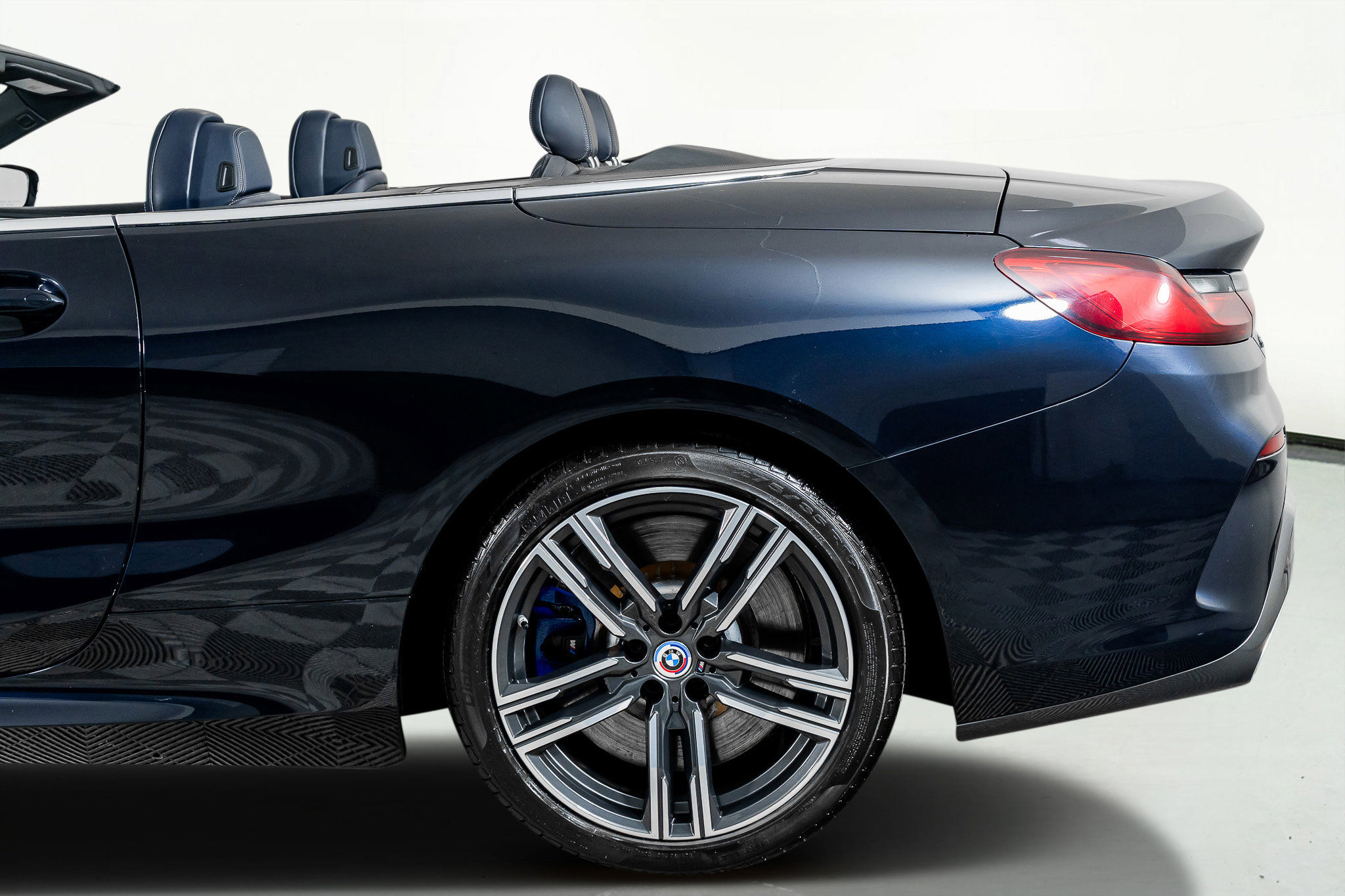 Used 2023 BMW M850i xDrive Convertible image 18